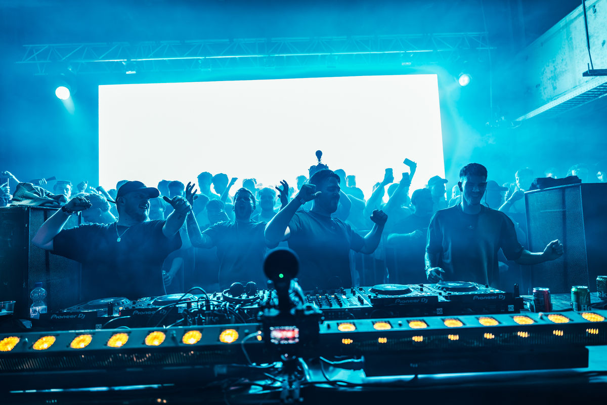 Loading... just a sec